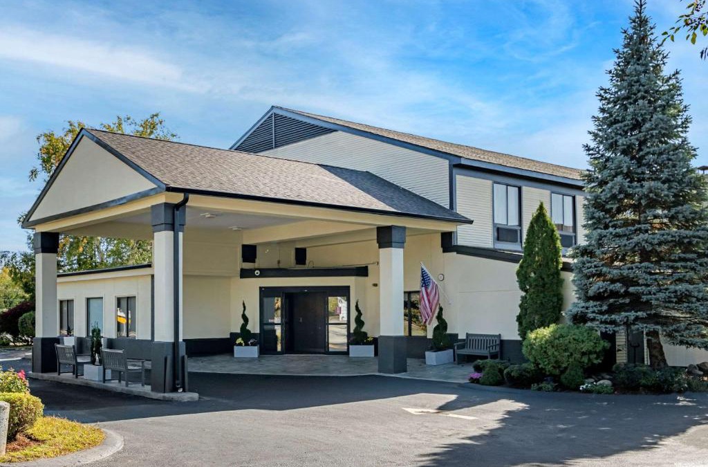 Nashua Hotel | Clarion Inn