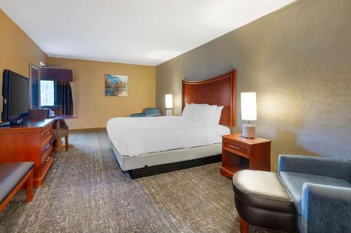 North Haven Hotel | Clarion Inn