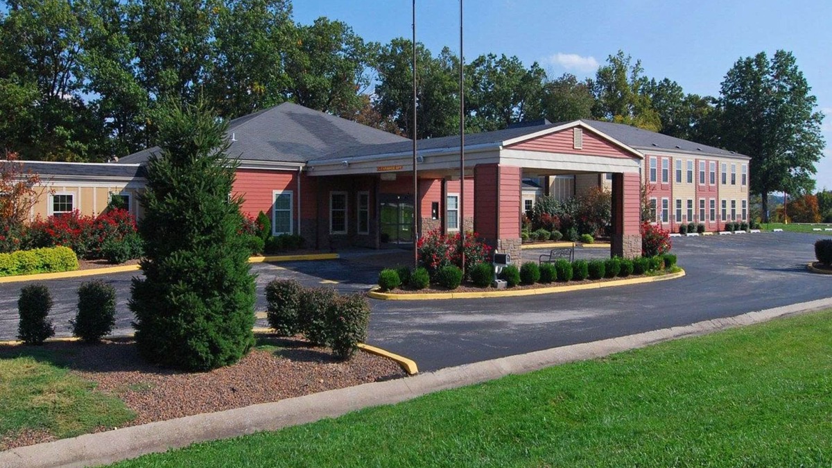 Corydon Hotel | Clarion Pointe Corydon