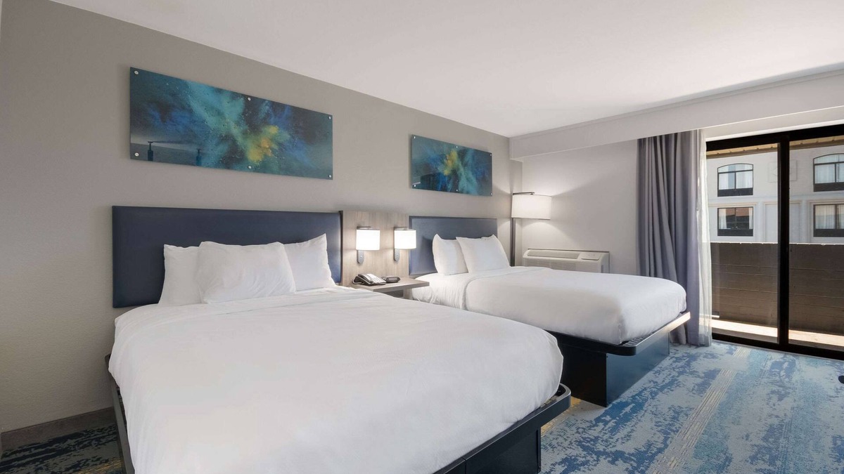 Wheatland Hotel | Clarion Pointe OKC Airport