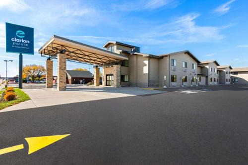 Milwaukee Hotel | Clarion Pointe