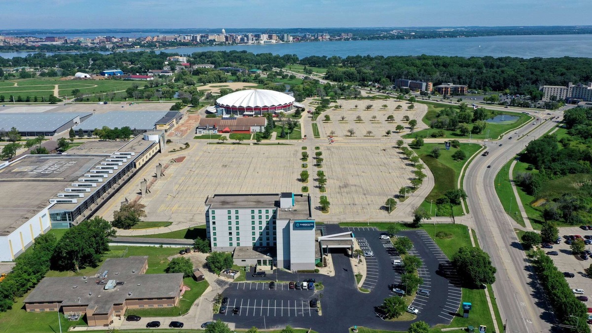 Madison Hotel | Clarion Suites at the Alliant Energy Center