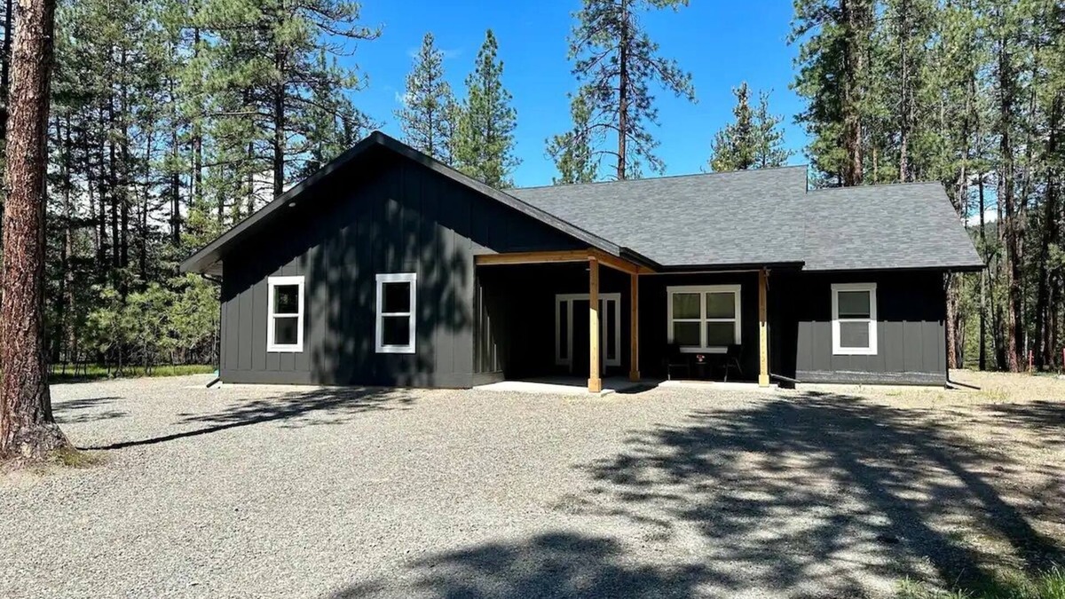 Superior House | Clark Fork Crossing - Adventures You Seek in Western Montana. River access.