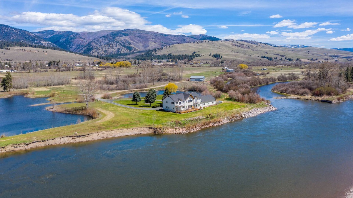 Frenchtown House | Clark Fork Riverfront Retreat 15 Minutes From Missoula! Special Events Venue!