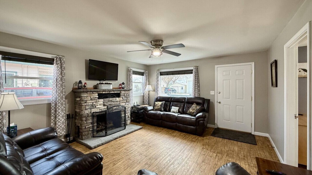Baker City House | Clark Street Charmer - Adorable 2 Bdrm, with Firepit! Local Golfing 50% Off!