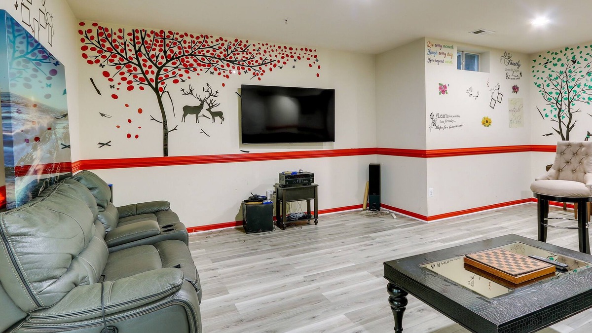 Clarksburg Apartment | Clarksburg Getaway Near DC + Baltimore Sights!