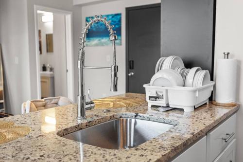 New Center Detroit Apartment | Classic 2BR Detroit Sugar Hill