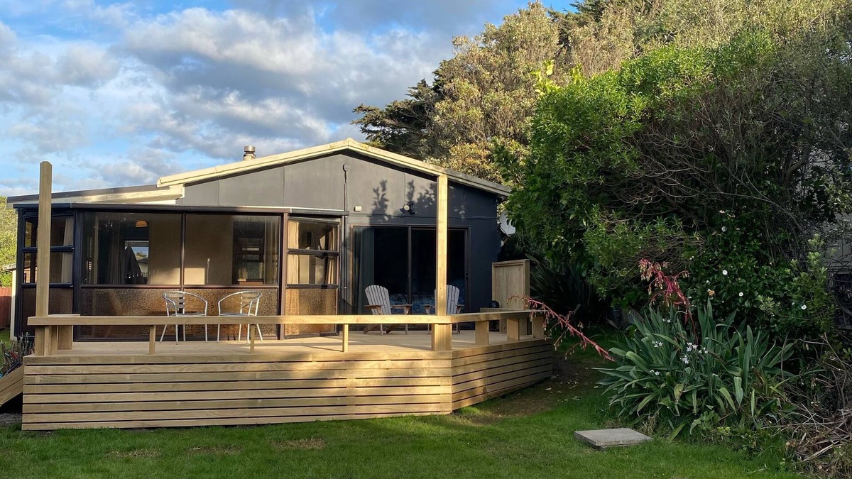 Waitarere Beach House | Classic bach just across the road from the Beach!