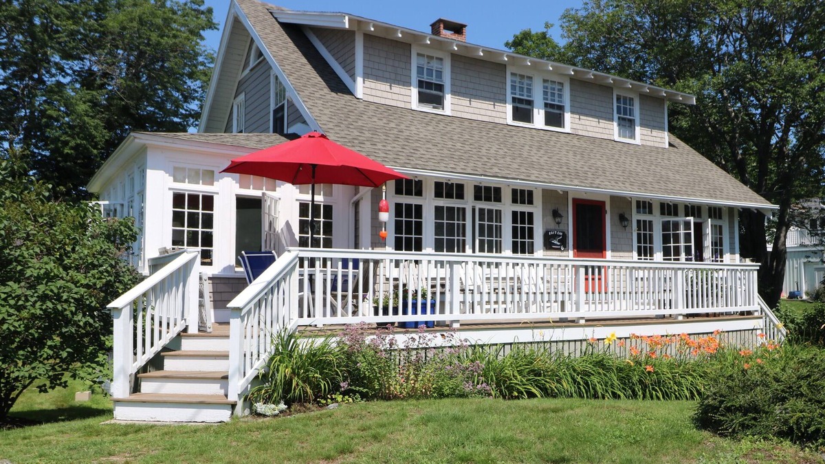 Kennebunk House | Classic Beach Cottage - Short Walk to Kennebunk Beach