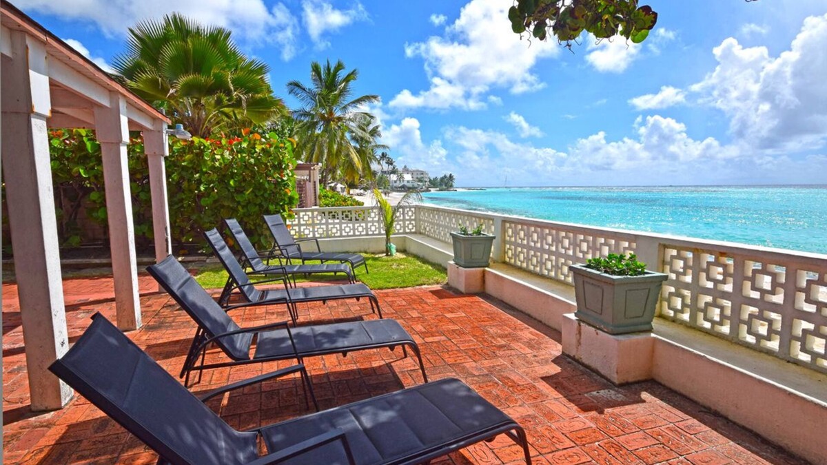 Worthing House | Classic Beachfront Home - Arcadia
