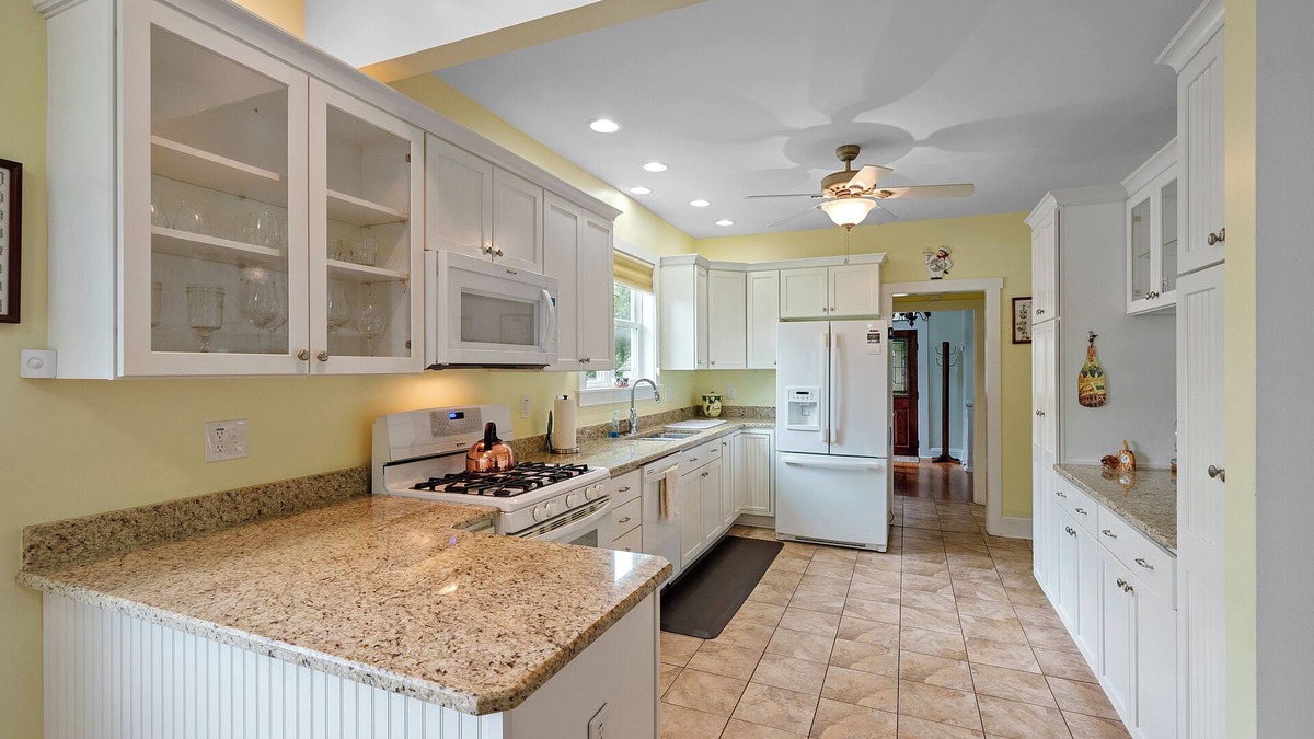 Grandview Heights House | Classic Charm on Ashland – For 8