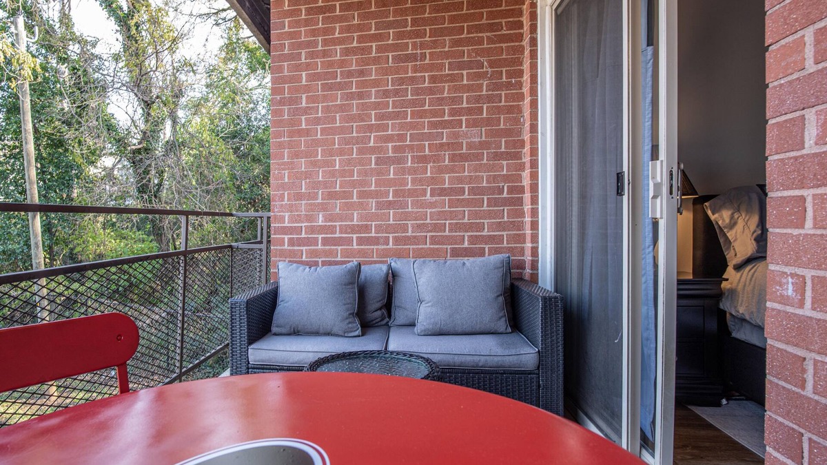 Athens Condo | Classic City Getaway - 1 mile walk to Sanford Stadium!
