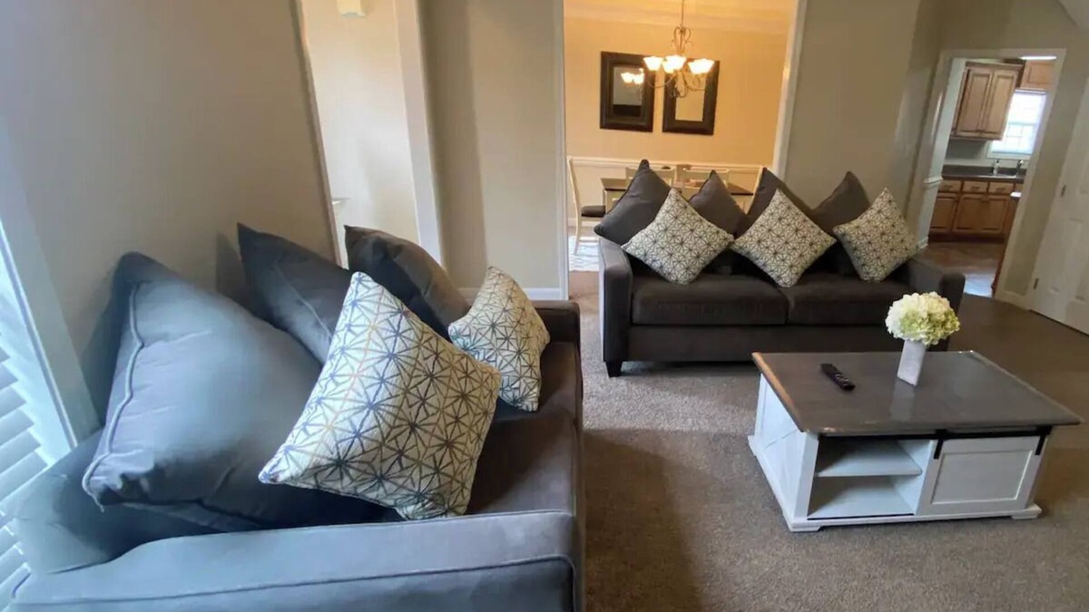 Jackson House | Classic connection in the Hub City!