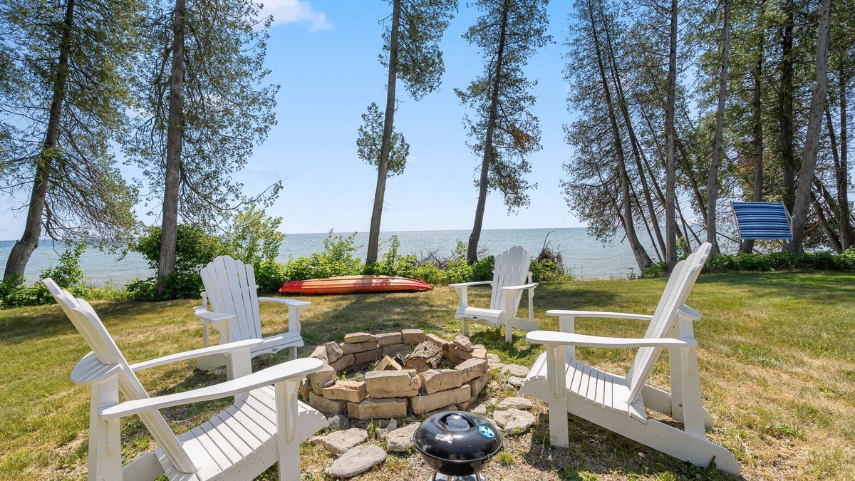 Sister Bay House | Classic Door County Cottage on Lake Michigan + Great for Families