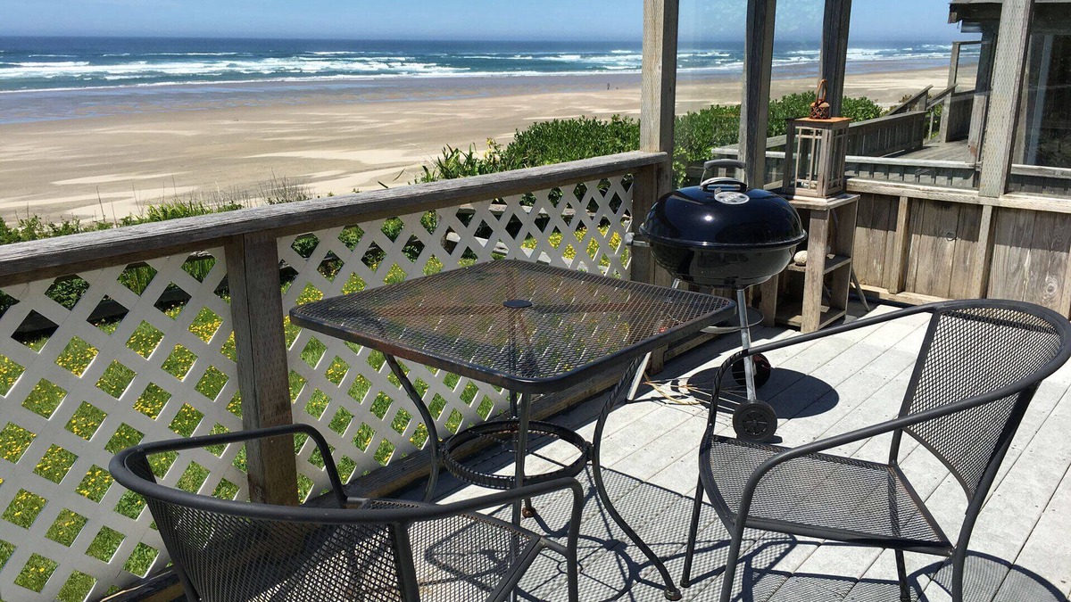 Edgewater Shores Cottage | Classic Honeymoon Beach Cottage. Private, Romantic, Oceanfront. Pet friendly.
