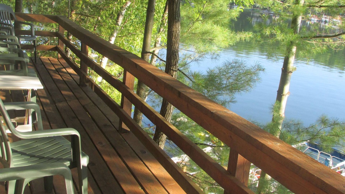Mayfield House | Classic Lakefront Home on Spider Lake, Sleeps 6