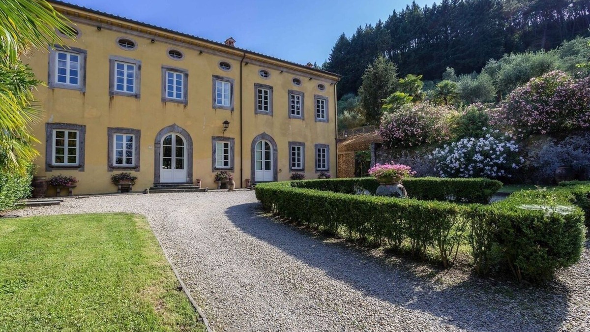 Badia Cantignano Villa | Classic Luxury villa rental in Lucca