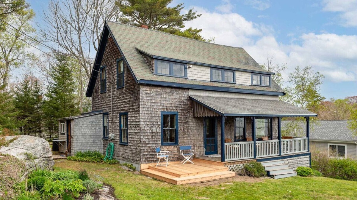 Boothbay Harbor Cottage | Classic Maine Cottage with Ocean Views and Beach