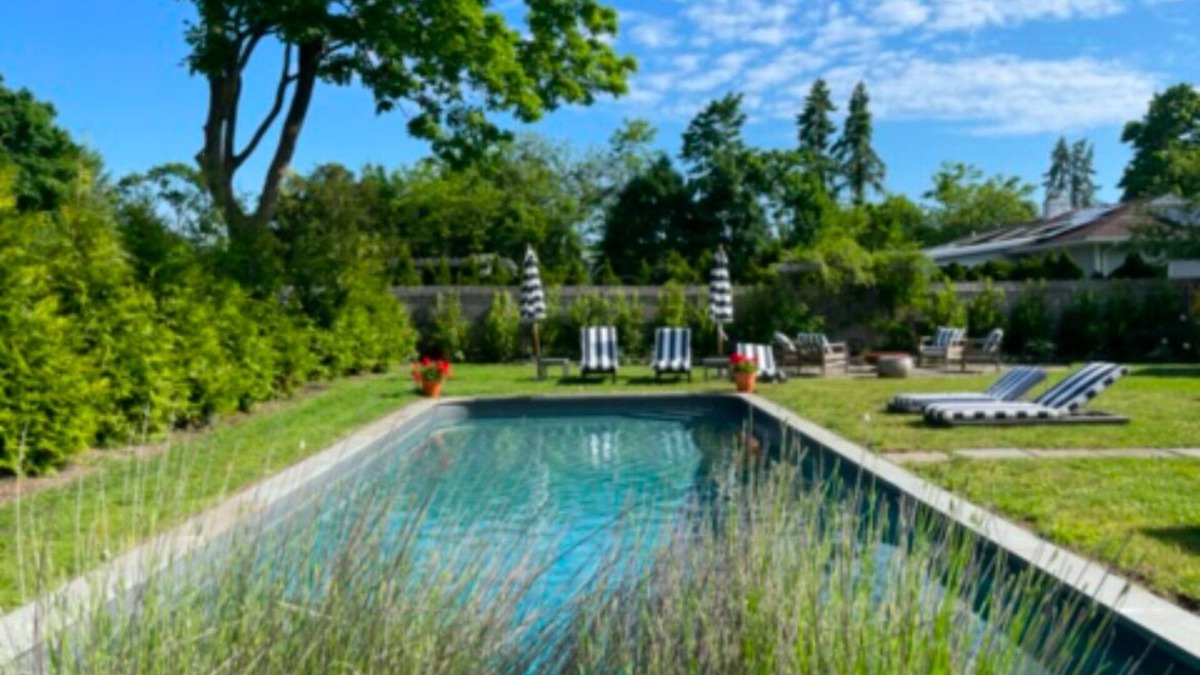 Bellport House | Classic Martha's Vinyard-Inspired Lovely 4 bedroom House with Pool In Bellport