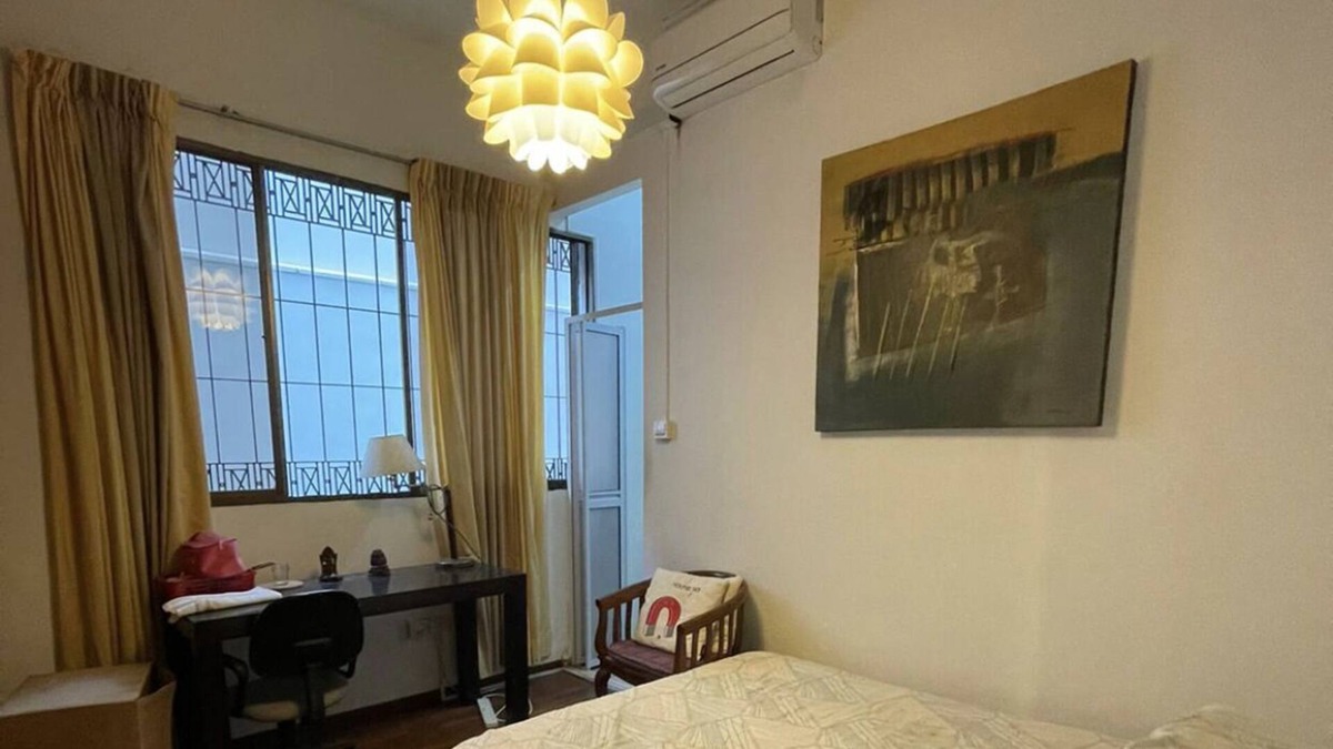 Rochor Apartment | Classic master room off orchard road