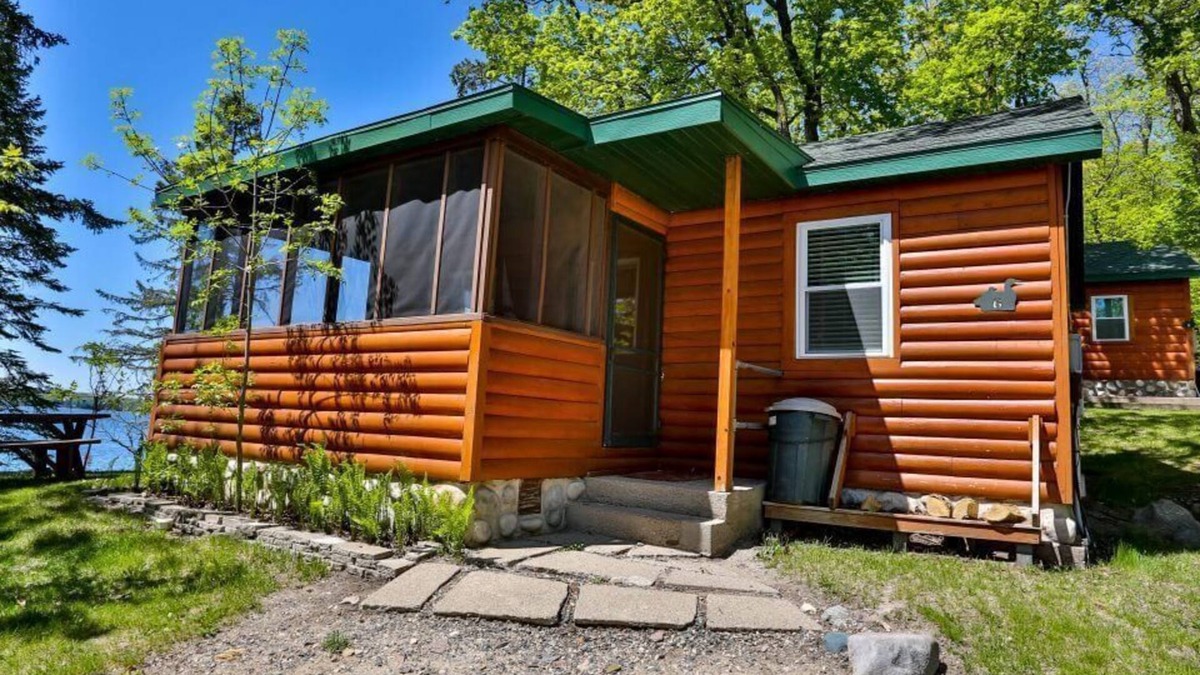 Puposky Cabin | Classic Minnesota Lakefront Cabin - Private Beach & Resort Amenities
