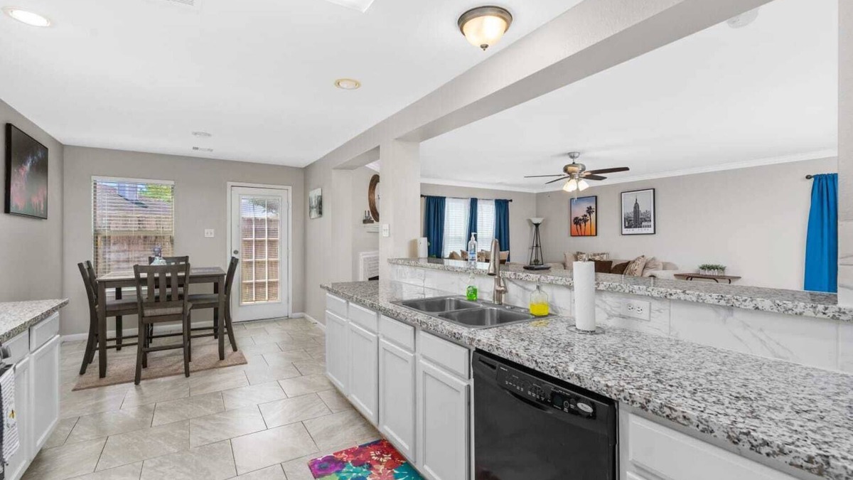 Southeast Houston House | CLASSIC, MODERN HOME TMC.NRG.DOWNTOWN!