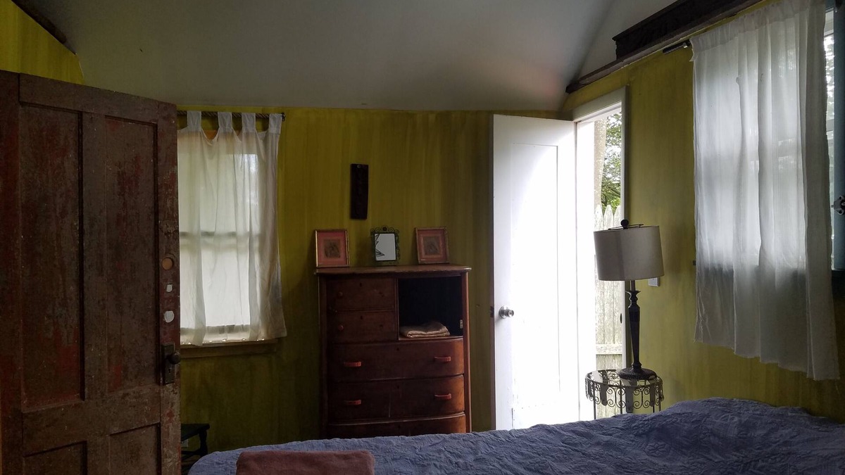 Montauk Cottage | Classic Montauk Beach Cottage, Quick Walk to Beach and Town