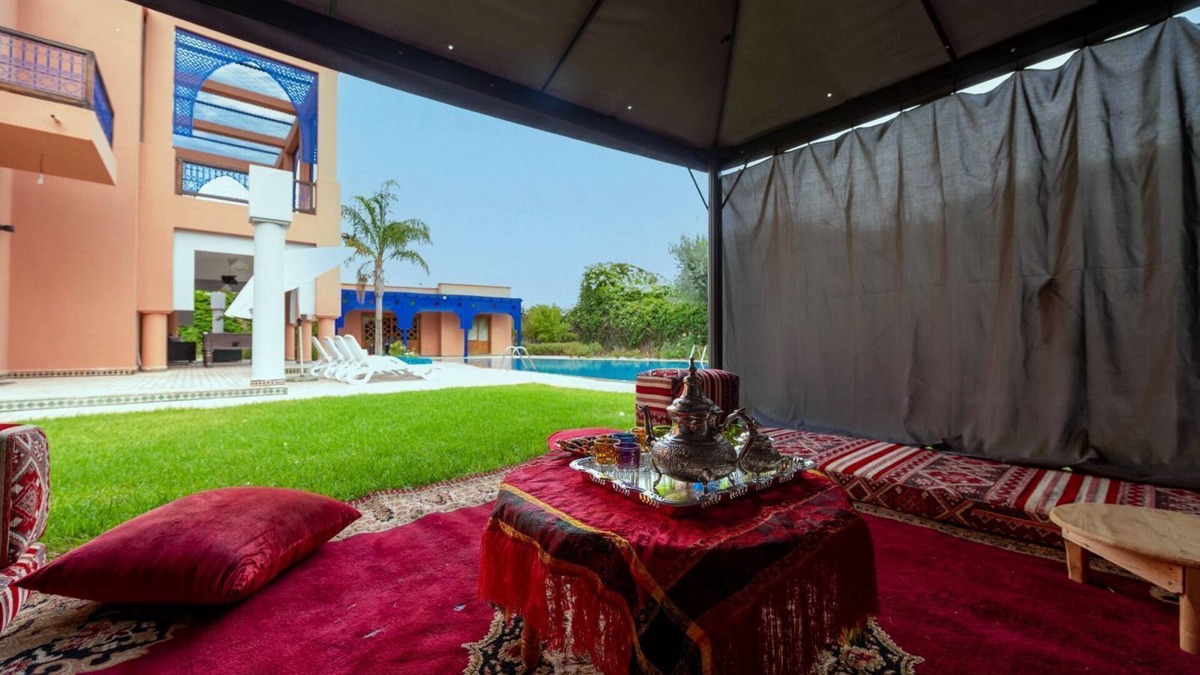 Lahebichate Villa | Classic Moroccan 6-bedroom villa with swimming in Marrakech