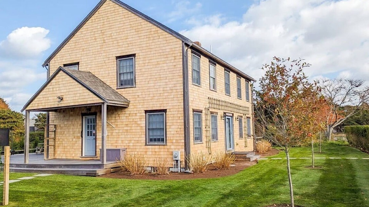 West of Town House | Classic Nantucket home near golf, beach, and trails! Fall Availability!
