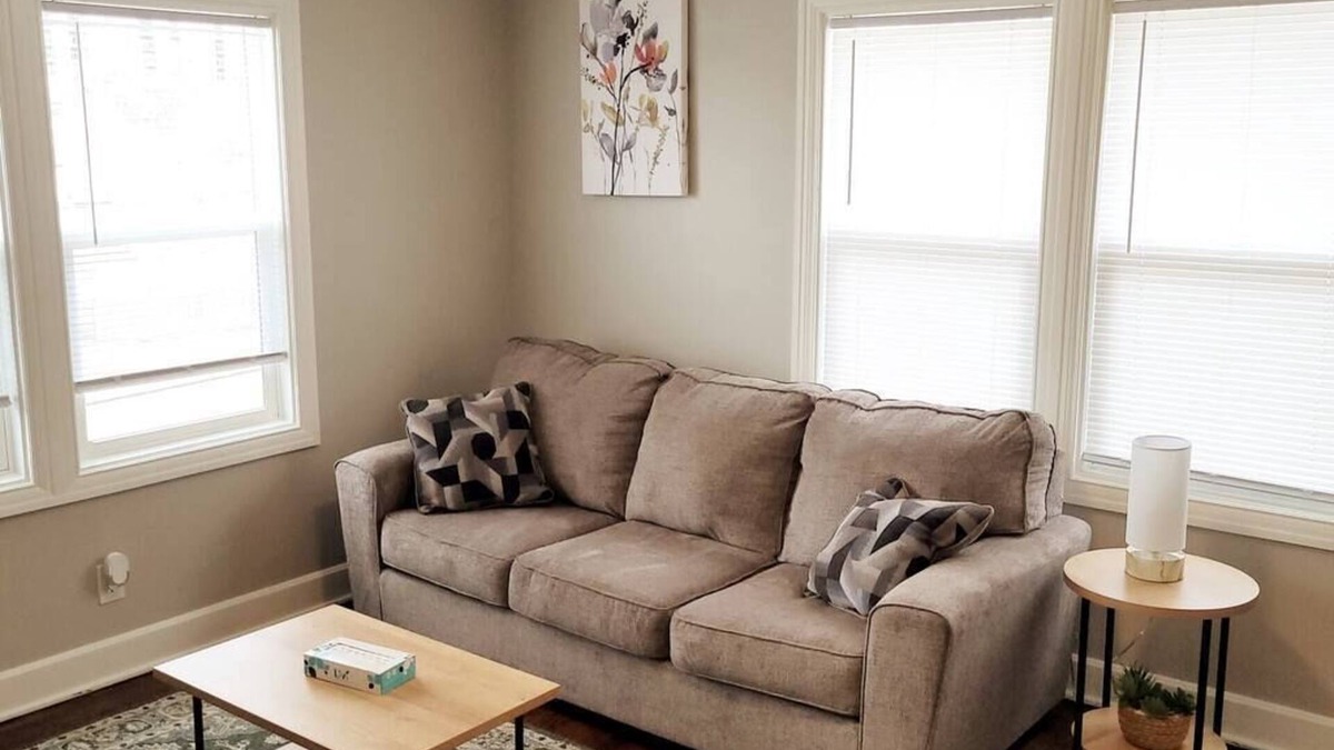 Joslyn Castle Apartment | Classic on Wakeley Su