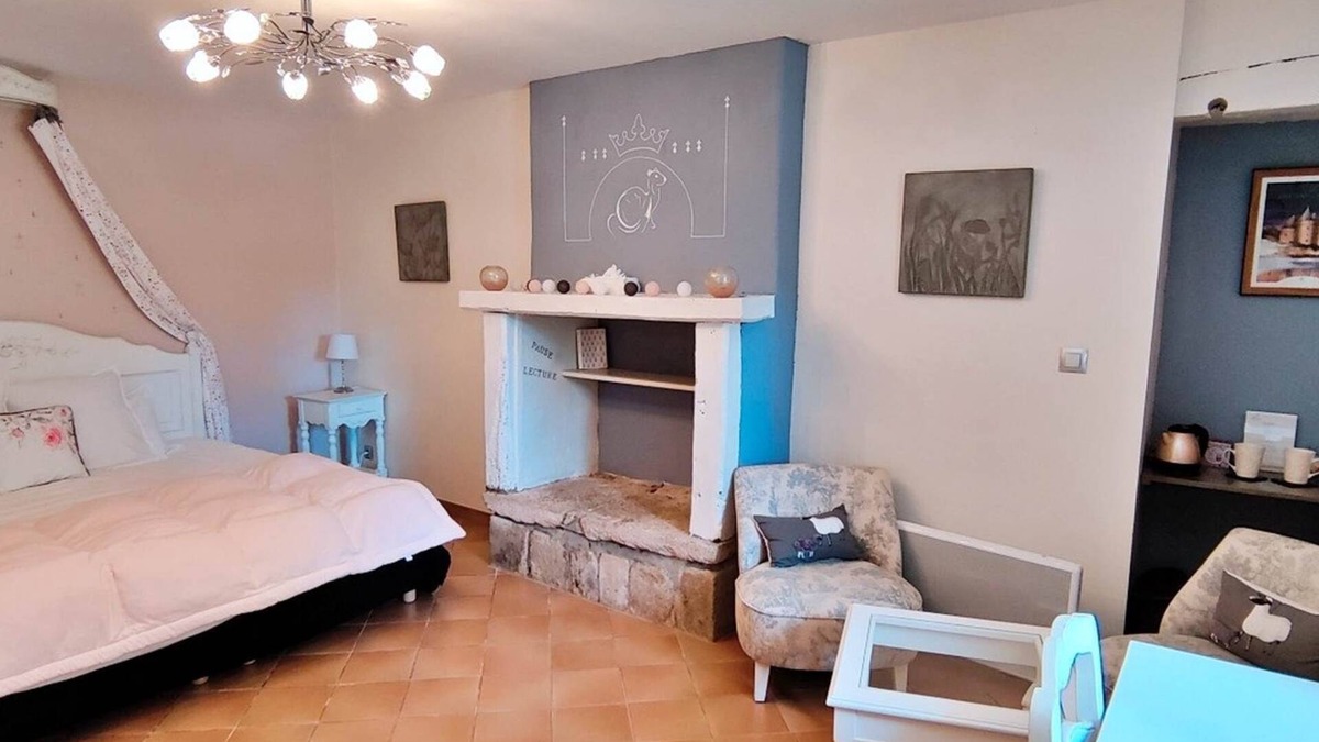 Ambon Ski Chalet | Classic room “La Blanche Hermine” with terrace