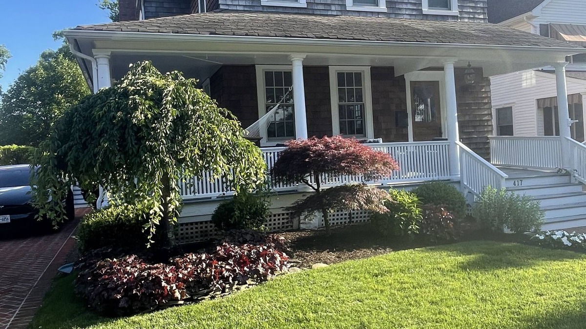 Spring Lake House | Classic Spring Laker-Close to Town and Beach