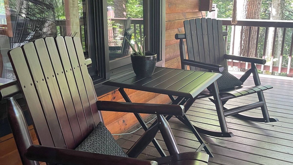 Hidden Lake Cabin | Classic Stylish Cabin in Cherry Log w/Hot Tub, Fire Pit & Seclusion