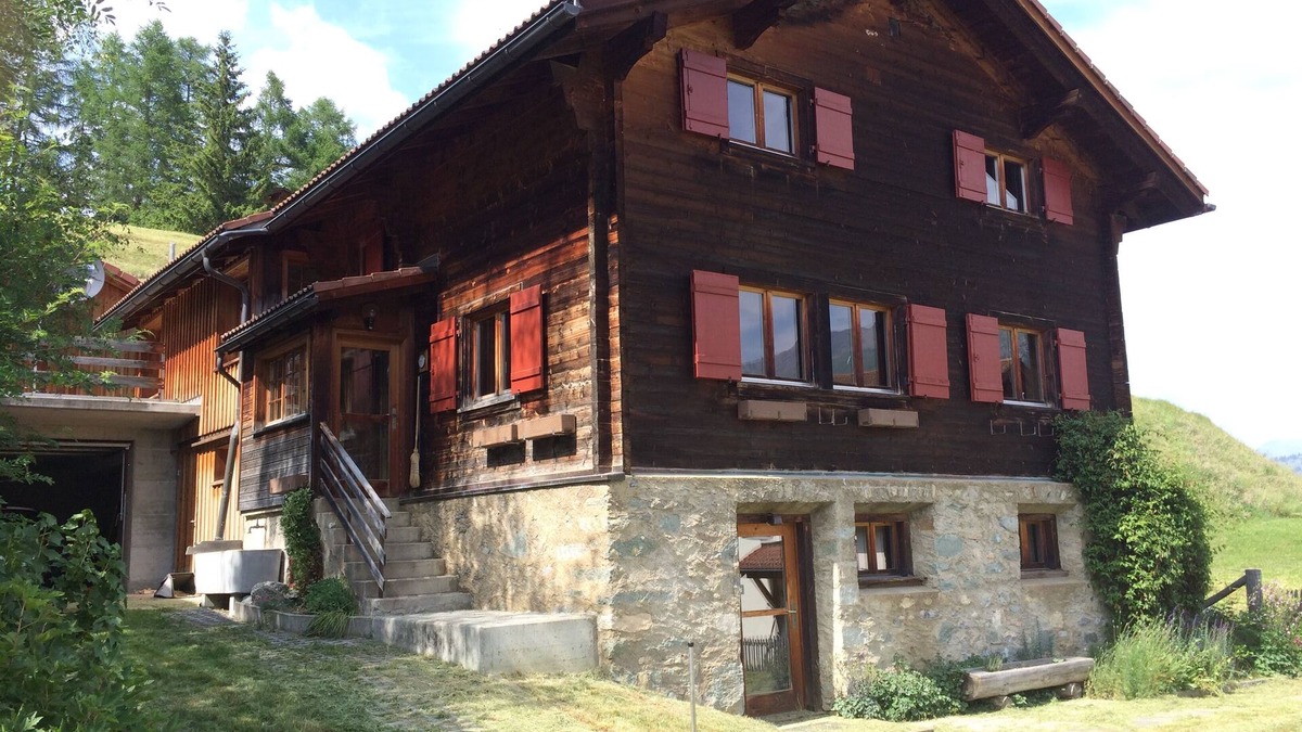 Casti-Wergenstein Ski Chalet | Classic Swiss Farm House Nestled in Traditional Farming Hamlet - 1500 metres
