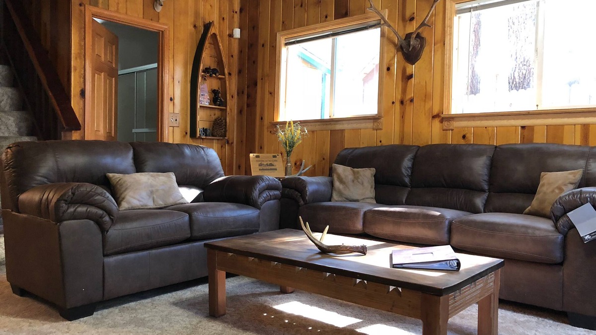 South Lake Tahoe Cabin | Classic Tahoe Charm! Dogs OK! Close to Everything!
