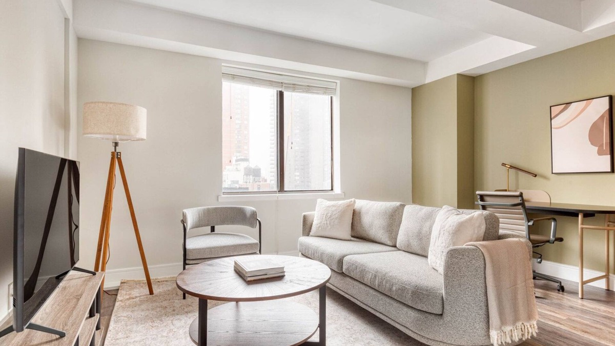 Upper East Side Apartment | Classic UES 2BR w/W/D, Gym & Doorman, nr Carl Schurz Park, by Blueground