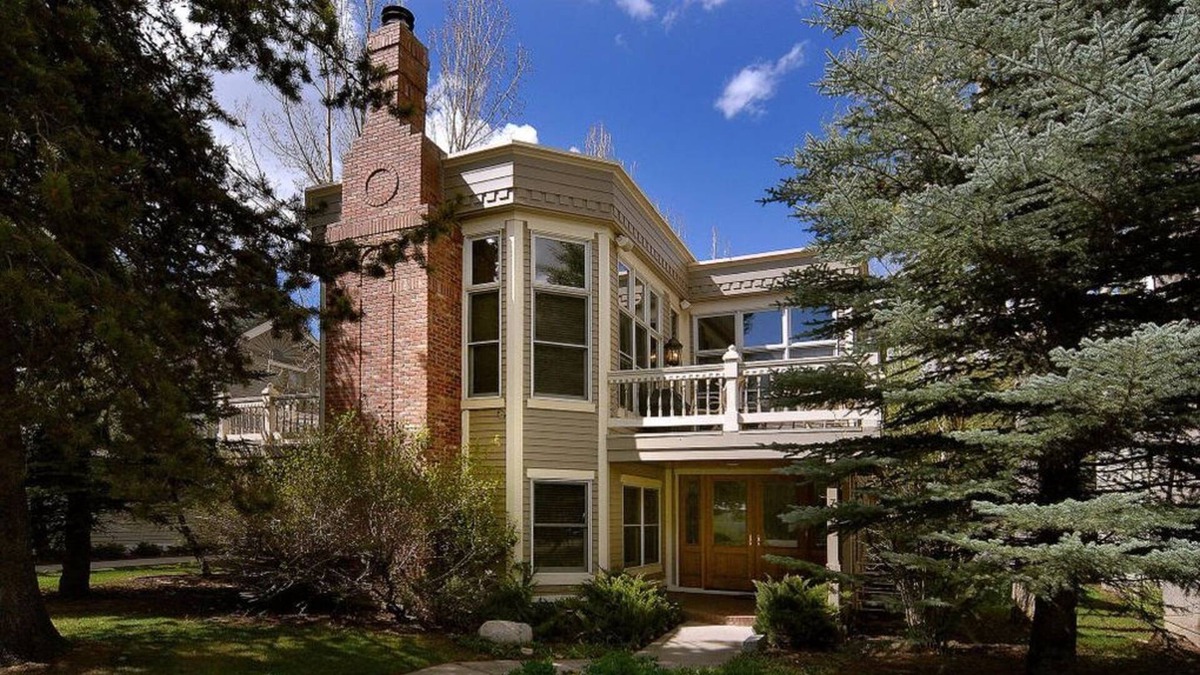 West End House | Classic West End Home - True Aspen Charm (203146-7808)