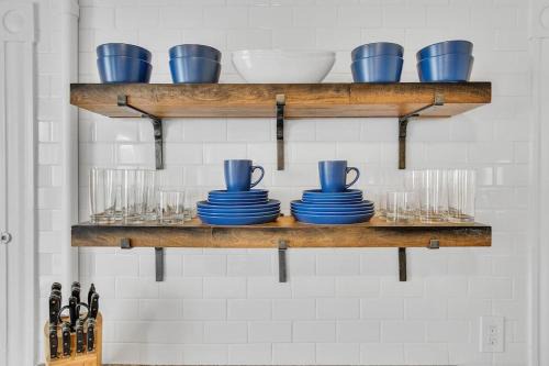 West Hartford Apartment | Classic West Hartford Center Apartment