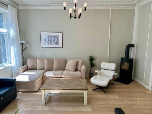 Oslo Apartment | Classical 3 bedroom, 2 bath, minutes from Royal Palace, Main Shopping Street, Restaurants & Downtown