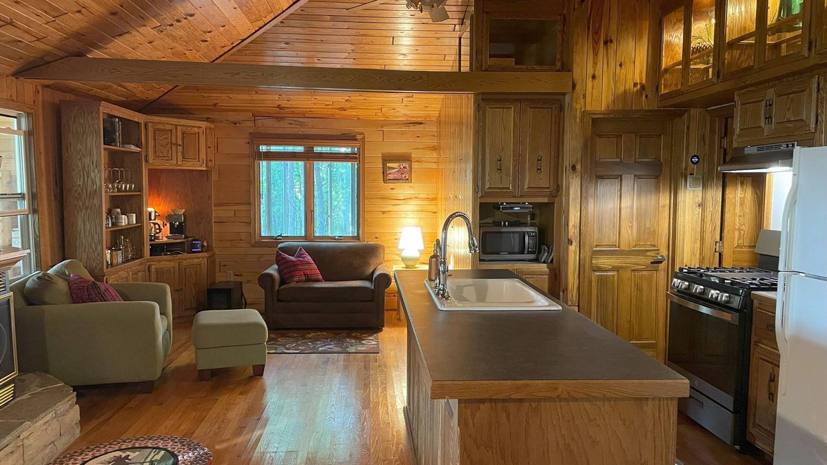 Hillman Cabin | Classically Charming, Quiet Lakeside Cabin less than 2 hours from the Cities