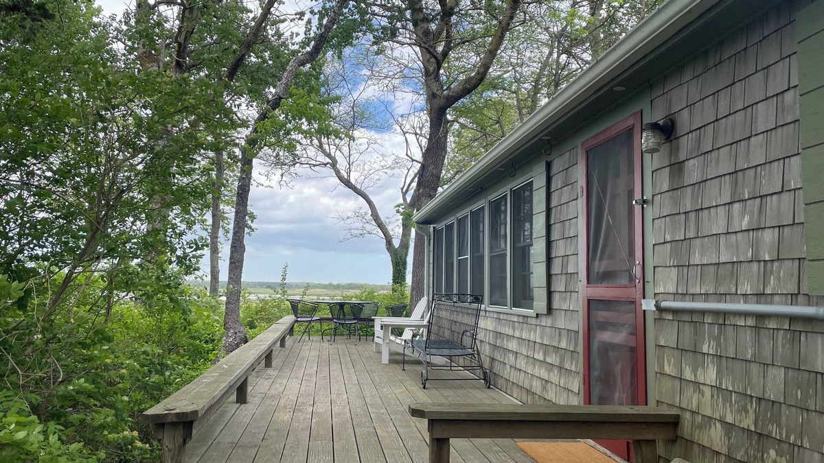 Cummaquid Cottage | Classically charming 3 br cottage close to beach