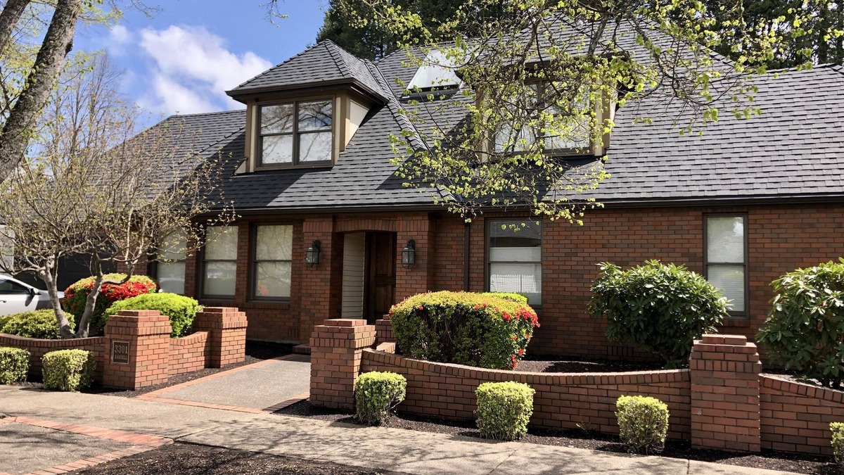 Harlow House | Classy 4+ bedrooms (sleeps10), walk toAutzen/UO/Hayward