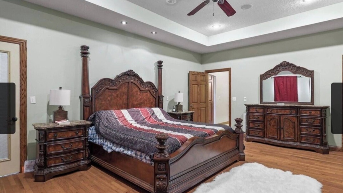 Duquesne House | Classy 7 bedrooms 5 bathrooms house with pool & hot-tub in up scale neighborhood