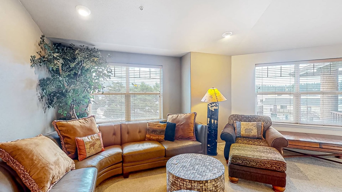 Florence Condo | Classy and Convenient Dog-Friendly Condo with Private Balcony