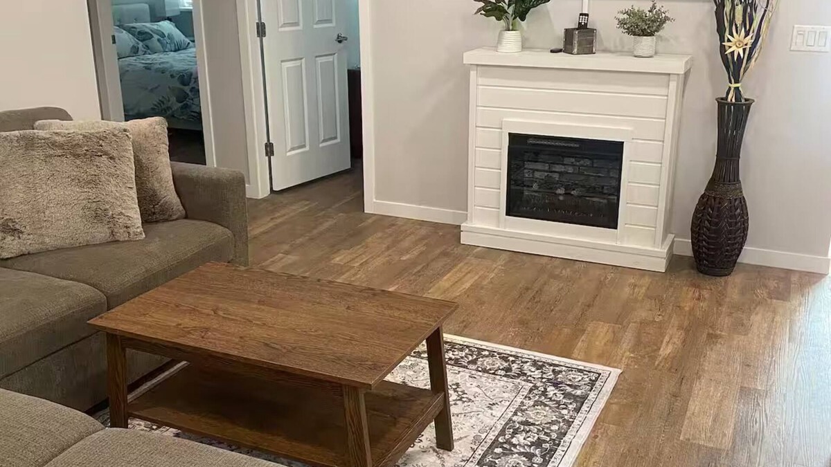 Kamloops House | Classy and modern, 2 bedroom suite covered with patio.