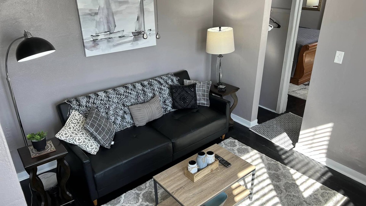 Bartonville Apartment | Classy Apt Mins from Airport and Peoria Hospitals Bartonville, IL