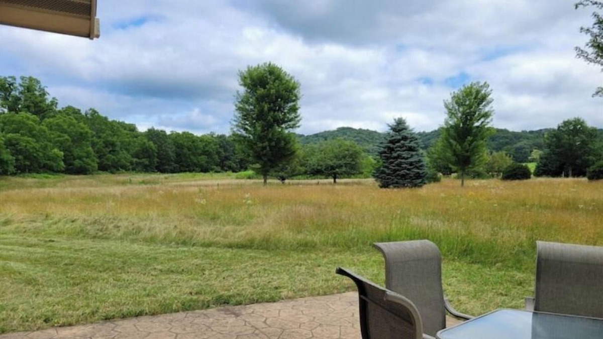 Boscobel Cabin | Classy cabin, private, close to town.