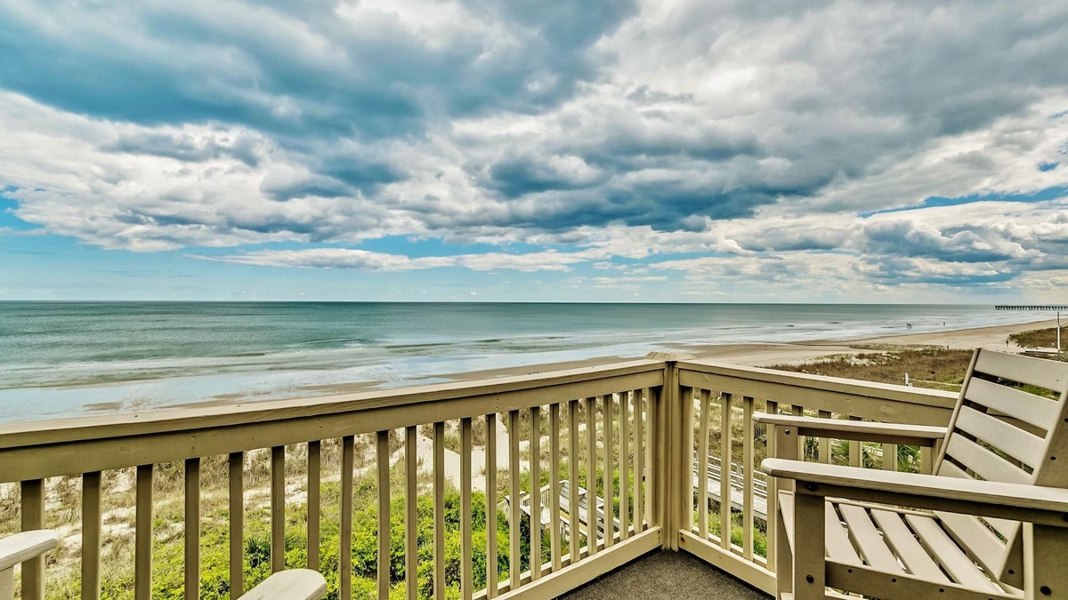 Surfside Beach Condo | Classy, Clean & Elegant Oceanfront 'Penthouse' ~