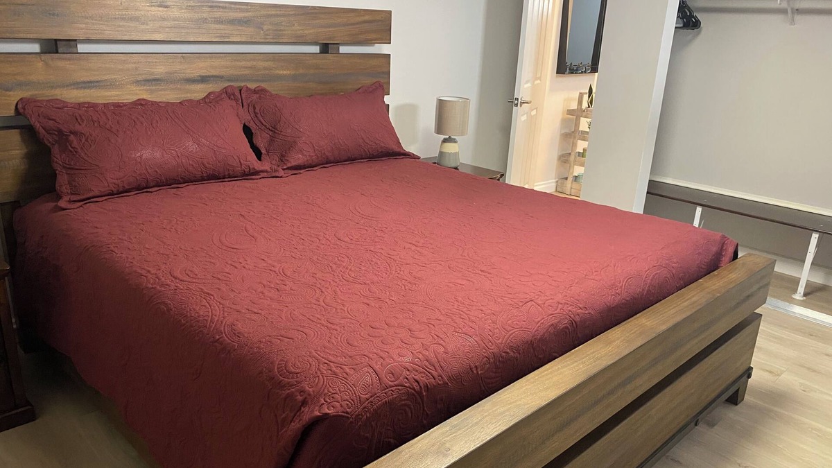 Timmins Apartment | Classy, Comfy and Cozy