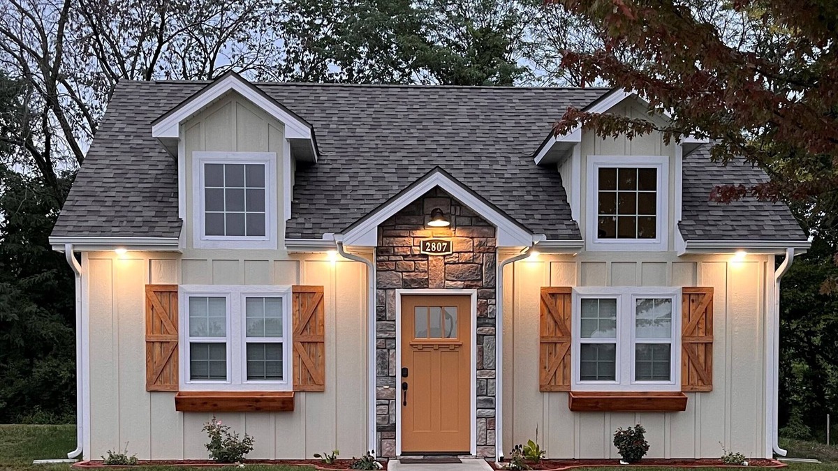 Sedalia House | Classy Cottage new home in quaint neighborhood